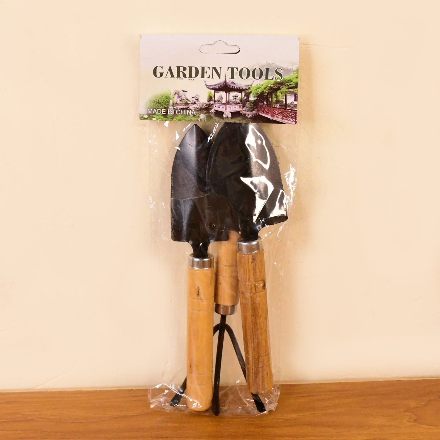 Garden Tool Kit Durable Hand Tools Set with Wooden Handle (3 Pc) Garden Tool Kit Durable Hand Tools Set with Wooden Handle (3 Pc)